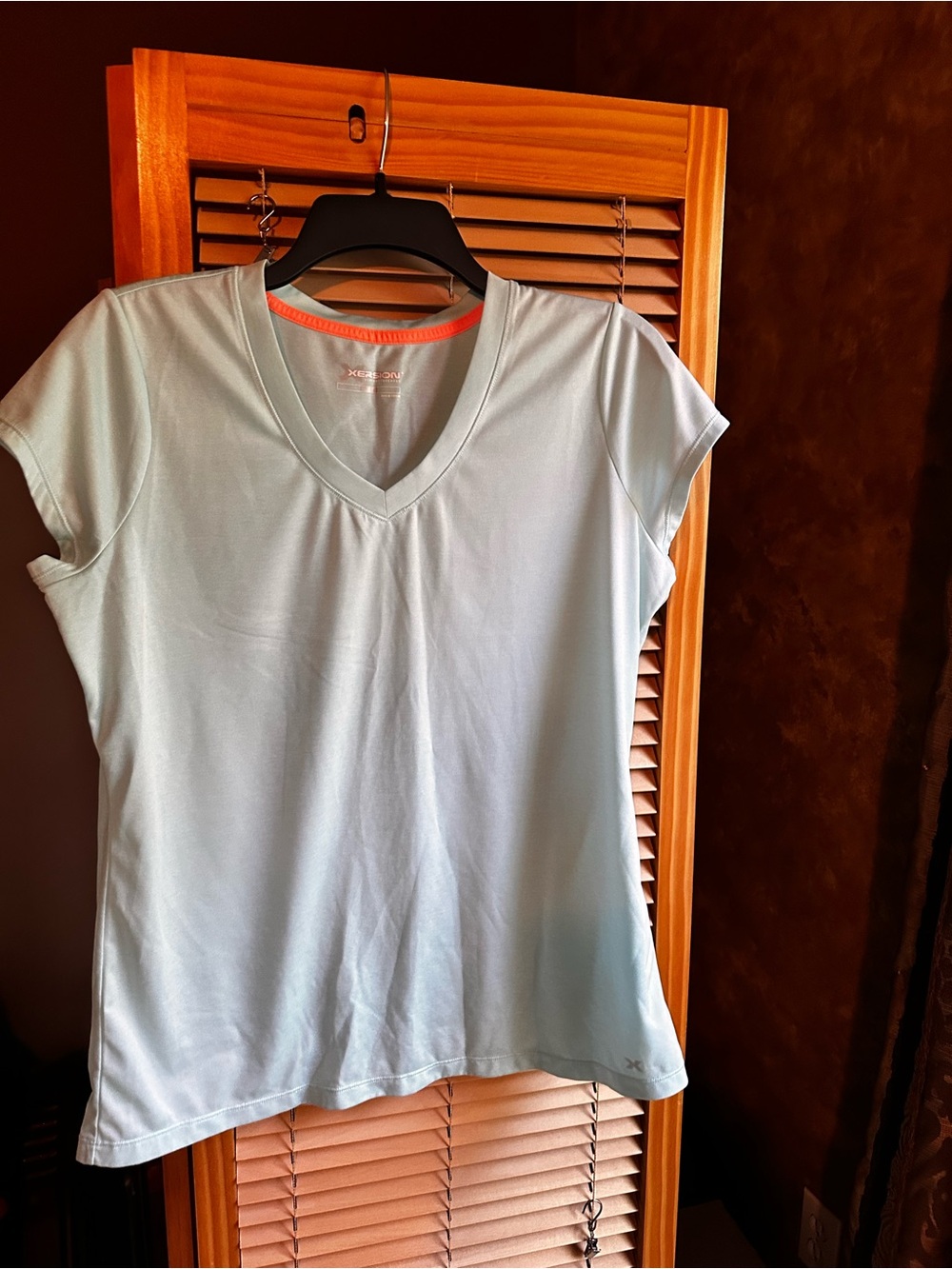 Xersion Light Blue V-Neck pullover Active Tee